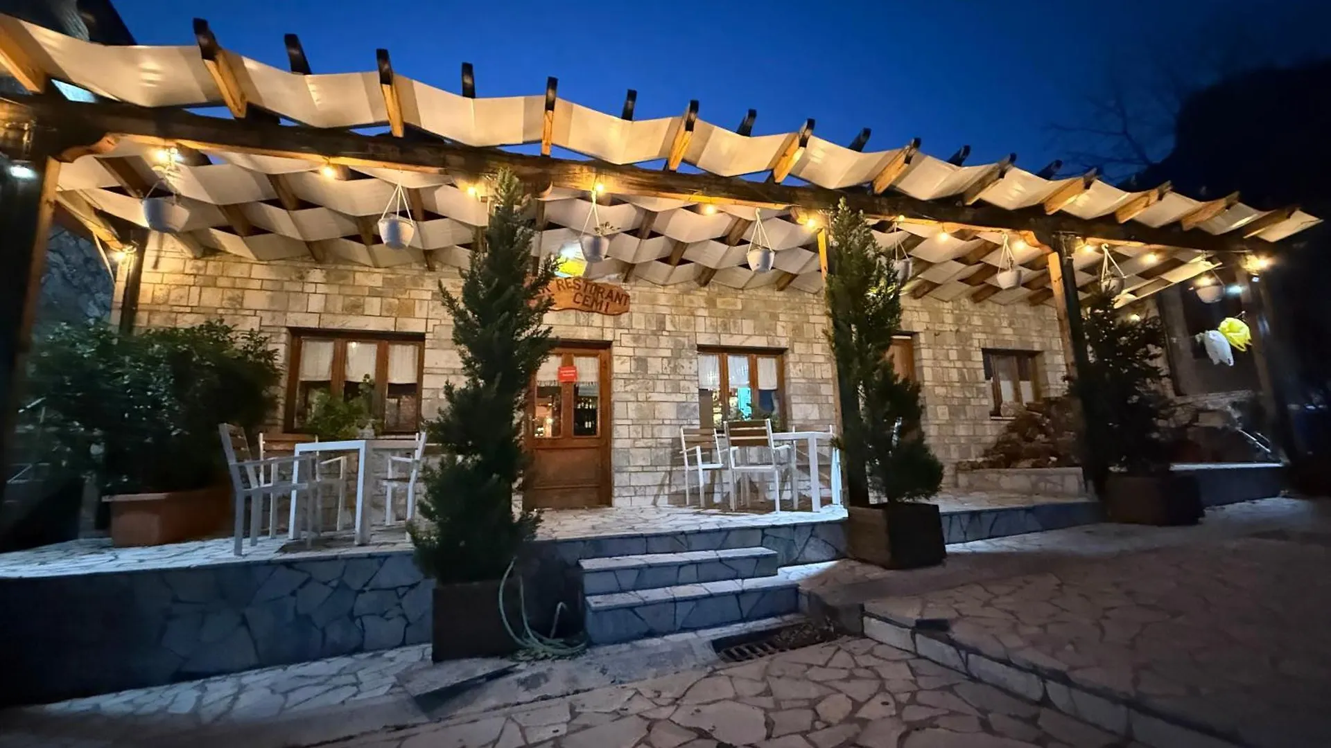 Hotel Te Cemi Restaurant Tamare