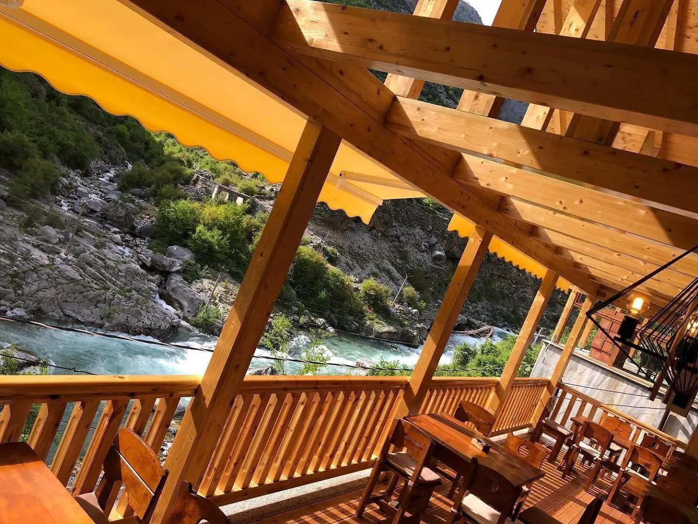 Hotel Te Cemi Restaurant Tamare 4*,  ألبانيا